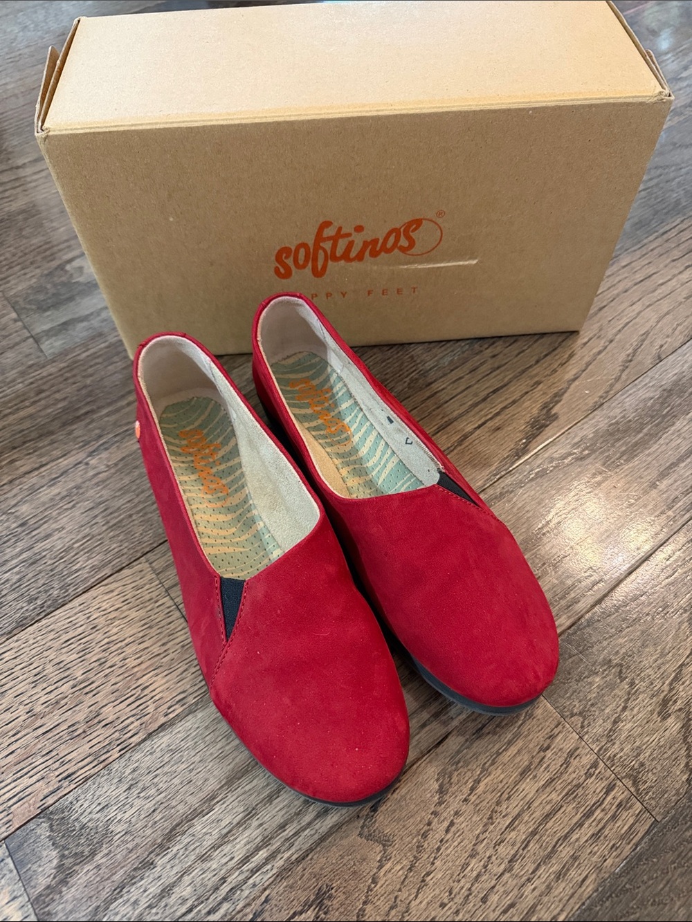 Softinos Nobuck Lea Red Suede Slip-On Flats EU35/ size 5
